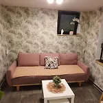 Mit Innenpool 26-28 Grad, Garten, Und Terasse * ניאוס