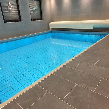 Проживание в семье Mit Innenpool 26-28 Grad, Garten, Und Terasse *