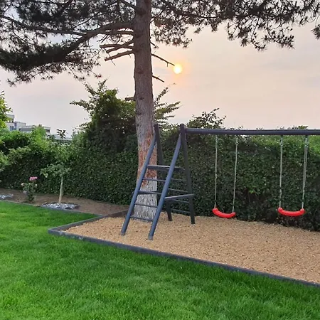 Ferienwohnung Mit Innenpool 28-30 Grad, Garten, Und Terasse ノイス