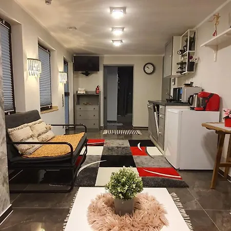 Ferienwohnung Mit Innenpool 28-30 Grad, Garten, Und Terasse ホームステイ