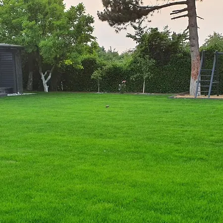 民宿 Mit Innenpool 26-28 Grad, Garten, Und Terasse *