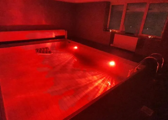 Homestay Mit Innenpool 28-30 Grad, Garten, Und Terasse Neuss