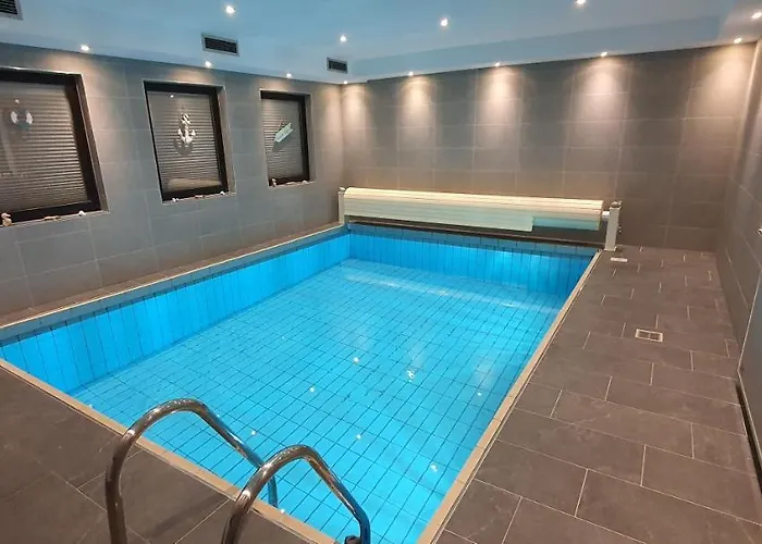 Accommodatie bij particulieren Mit Innenpool 28-30 Grad, Garten, Und Terasse Neuss