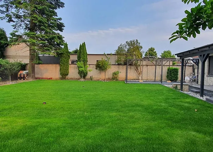 Mit Innenpool 28-30 Grad, Garten, Und Terasse *